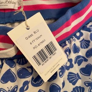 One mini boden blue and white skirt. Size 6-7 NWT
